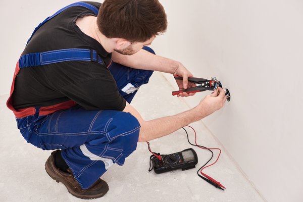 Top 5 pinces multiprises incontournables pour réussir vos projets