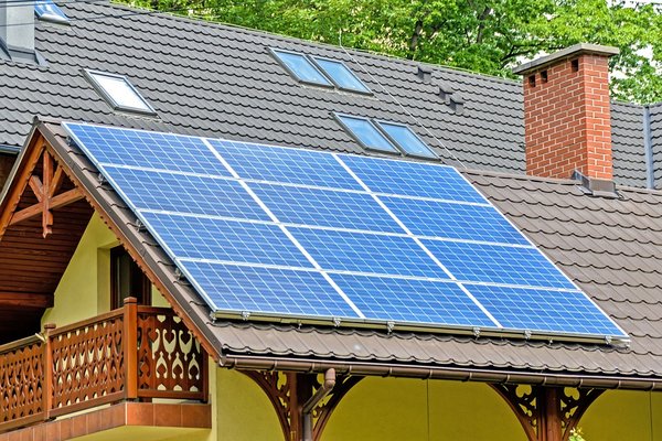 Évaluer le prix des panneaux solaires pour votre maison : astuces pratiques