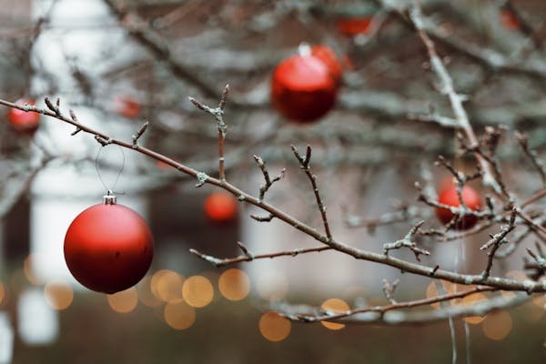 Boules de noël : créez une ambiance festive inoubliable